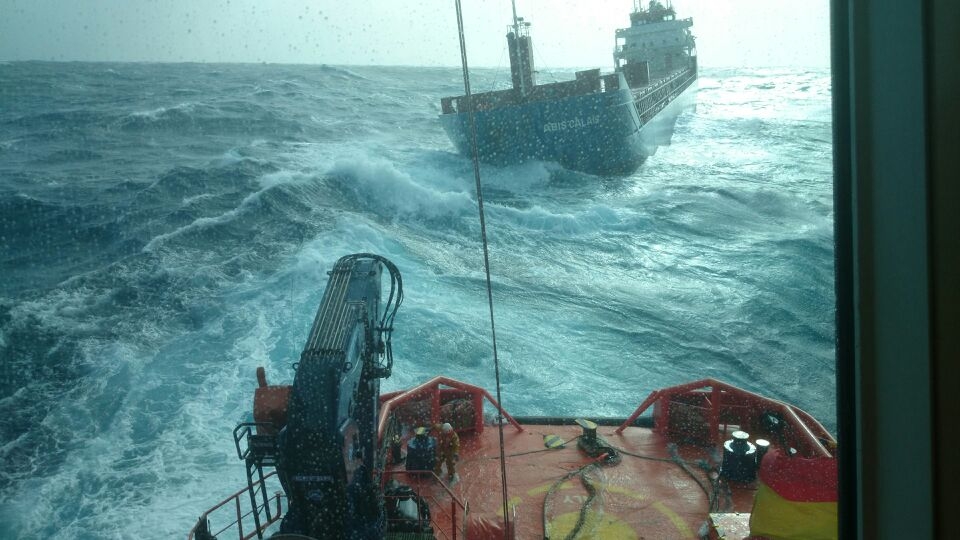 rescate de embarcación por salvamento marítimo