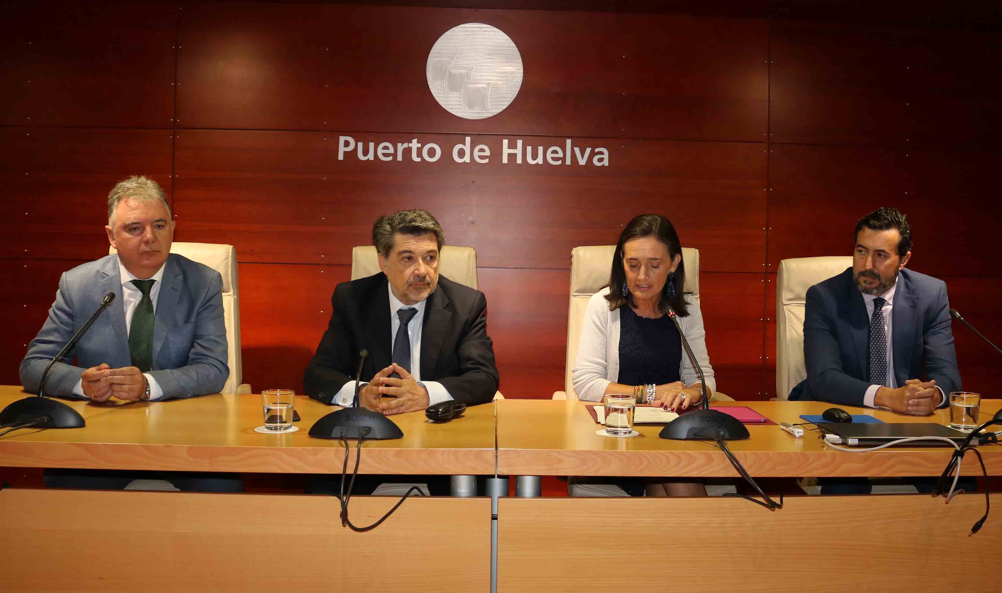 Las cuatro ponencias en el puerto de Huelva